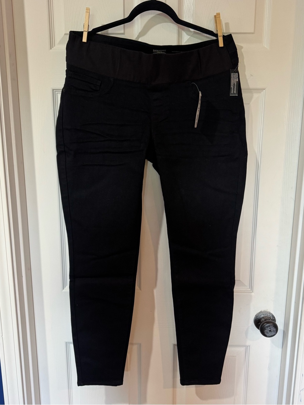 Signature by Levi Strauss Black Skinny Maternity Jeans